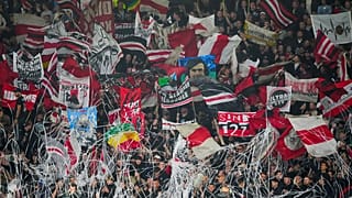 الشغب يتسبب بإلغاء قمة الدوري الهولندي بين أياكس وفينورد