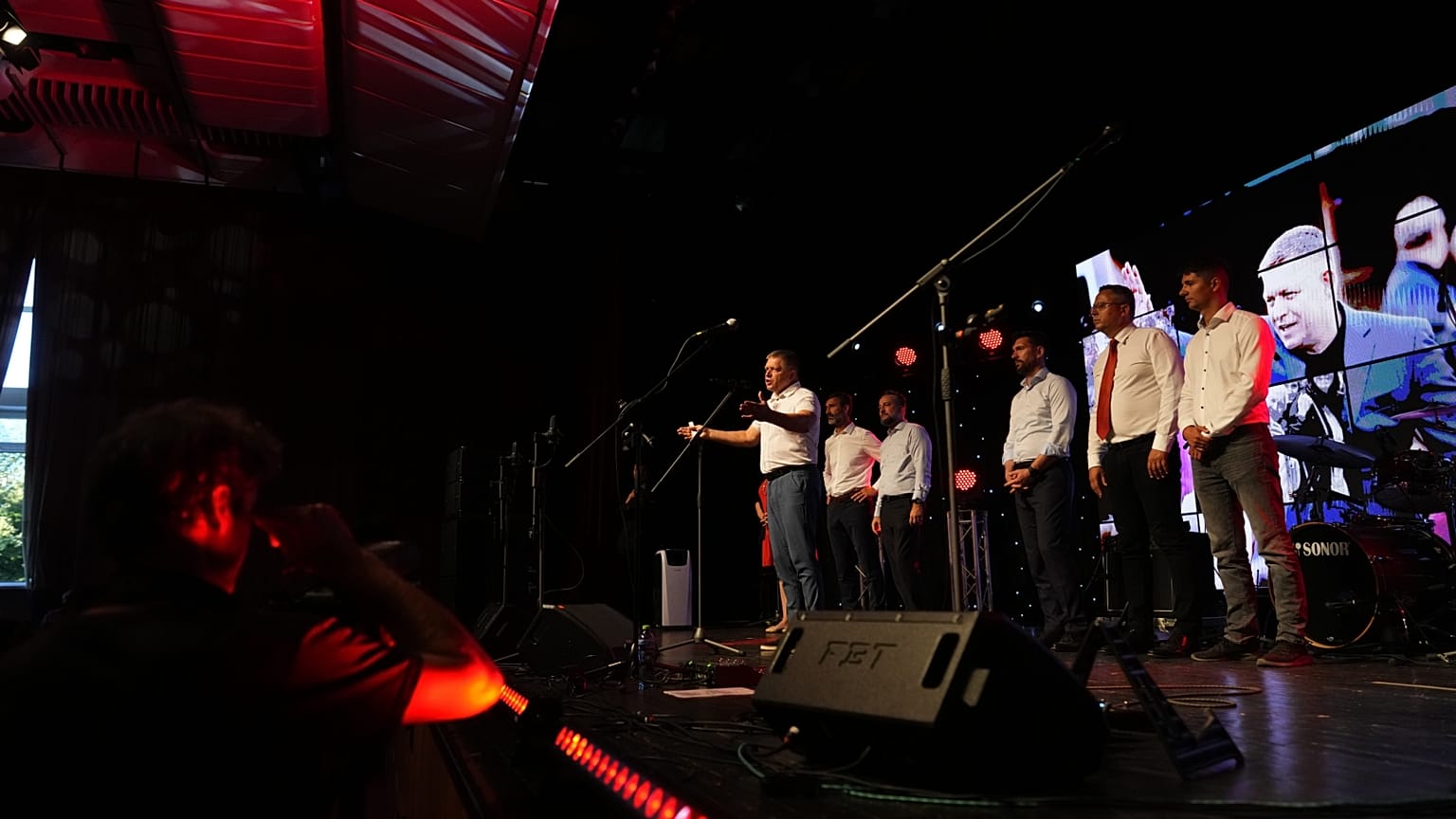 Az első számú esélyes, Robert Fico egy nagymihályi választási gyűlésen