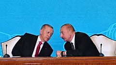 Il presidente turco Recep Tayyip Erdogan visita l'omologo azero Ilham Aliyev 
