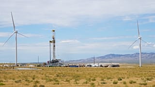 A Agência Internacional de Energia (AIE) apresenta as suas conclusões na nova edição do relatório para as emissões zero de carbono