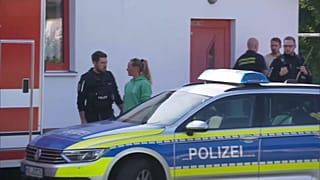 Polizei in Pragsdorf in MeckPom, wo ein 14-Jähriger festgenommen wurde