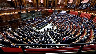 Italian politicians pay tribute to former president Giorgio Napolitano, a veteran of several governments, who died at the age of 98.