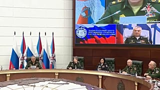 Imagens de Viktor Sololov a participar numa reunião do conselho de administração do ministério por videoconferência