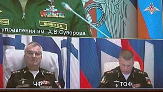Виктор Соколов на кадрах с заседания коллегии МО РФ