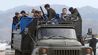 Dağlık Karabağ'dan ayrılan etnik Ermeniler, Ermenistan'a geçiyor 