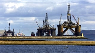 Brit fúrótornyok az Északi-tengeren