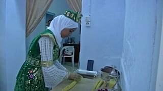 صناعة حلويات المقروض التقليدية في القيروان