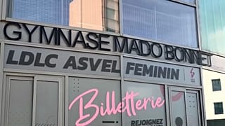 Entrada del gimnasio Mado Bonnet