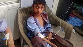 Pakistan'ın Belücistan eyaletinde Mevlit Kandili nedeniyle bir camide toplanan kalabalığı hedef alan intihar saldırısında 50'dan fazla insan yaşamını yitirdi