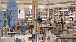 Archív fotó: könyvesbolt egy nyíregyházi bevásárlóközpontban 