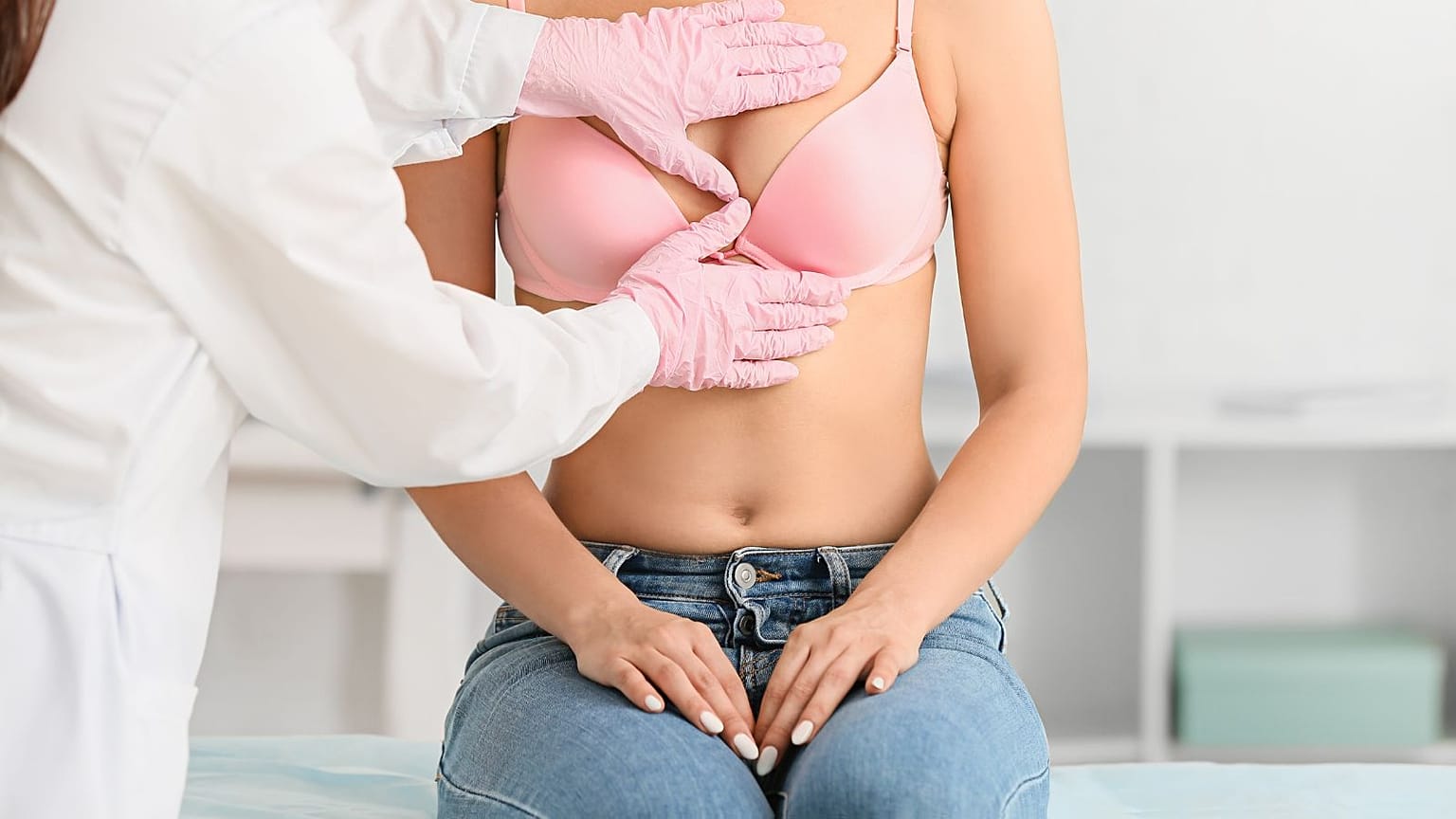 The AI model can predict if cancerous tissue has been entirely removed during breast cancer surgery.