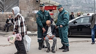 Flüchtlinge aus Berg-Karabach treffen in der armenischen Stadt Goris ein.