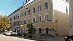 Дом в городе Браунау, в котором родился Адольф Гитлер