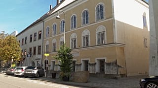 Дом в городе Браунау, в котором родился Адольф Гитлер
