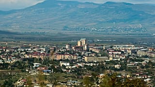 Azerbaycan'ın Hankendi kenti. Dağlık Karabağ'daki Ermeni toplumunca ilan edilen yönetimin başkent olarak kullandığı Stepanakert 
