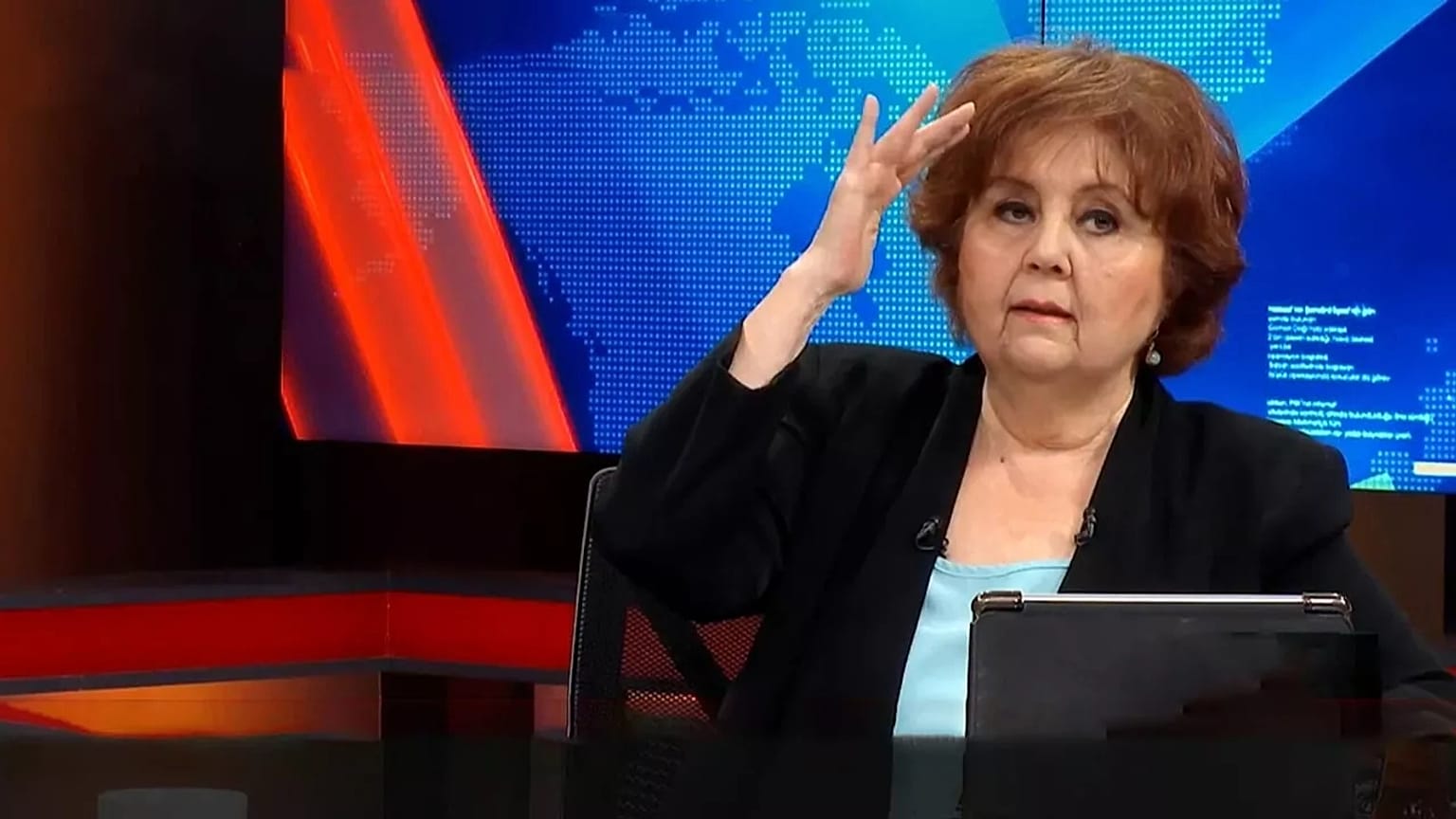 Gazeteci Ayşenur Arslan