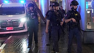 Einsatzkräfte sichern den Tatort ab