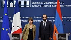 Il ministro degli Esteri francese Catherine Colonna con il suo omologo armeno  Ararat Mirzoyan