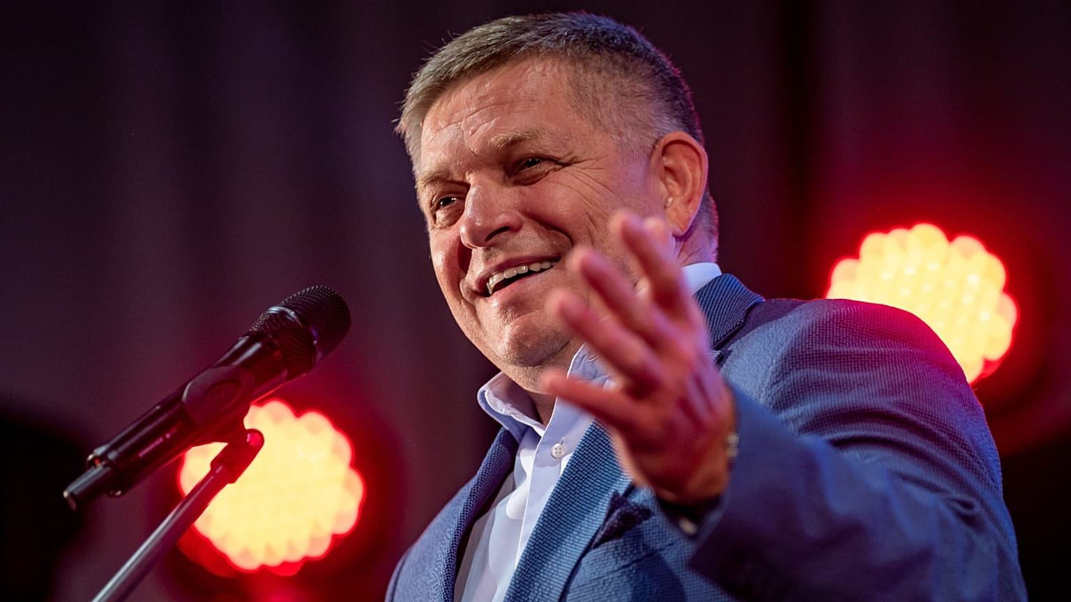 Robert Fico egy Nyitrában rendezett kampányeseményen 