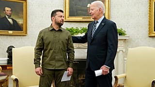 Президент США Джо Байден встретился с президентом Украины Владимиром Зеленским в Овальном кабинете Белого дома в прошлом месяце