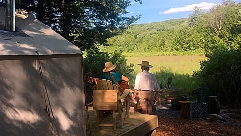 ABD'de doğal ulusal parkların çokluğu nedeniyle vahşi doğada kamp yapmak oldukça yaygın bir etkinlik.