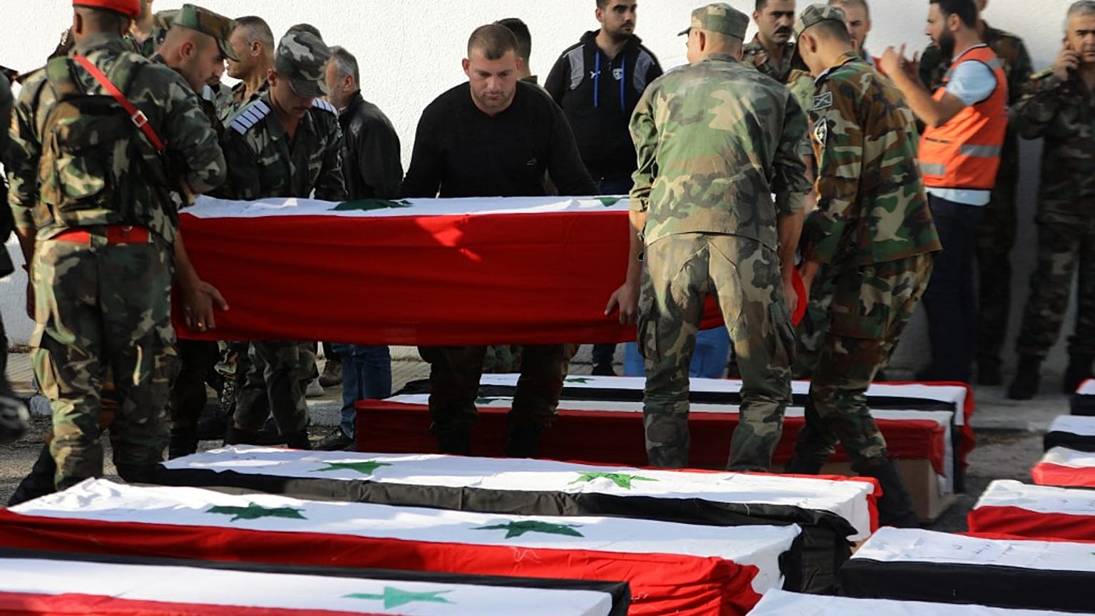 Sägrge der Opfer des Drohnenangriffs auf eine syrische Militärakademie 