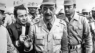  صورة أرشيفية للجنرال عبد الغني الجمصي قائد أركان القوات المصرية المسلحة وهو على طريق القاهرة السويس متوجها لتوقيع معاهدة فك الاشتباك مع ممثلين عن الجانب الإسرائيلي بتاريخ 18 