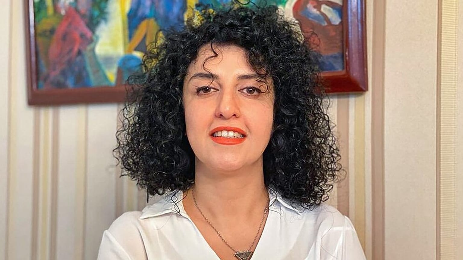 الناشطة الإيرانية نرجس محمدي تفوز بجائزة نوبل للسلام