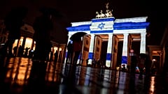 Das Brandenburger Tor in Berlin wurde in den israelischen Landesfarben angestrahlt