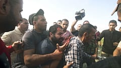 Palesztin terroristák izraeli civileket hurcolnak át egy kibucból Gázába