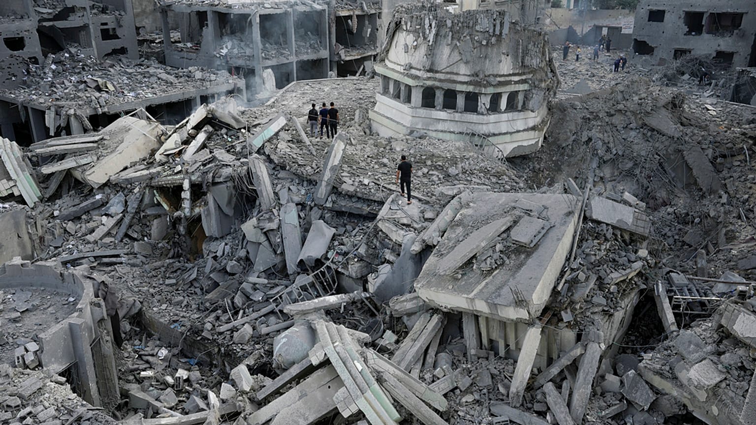 İsrail'in Gazze'ye yönelik hava saldırısında vurulan Yasin Mescidi 
