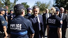 Ministro do Interior salienta que, para já, não existe "uma ameaça real" contra a comunidade em França