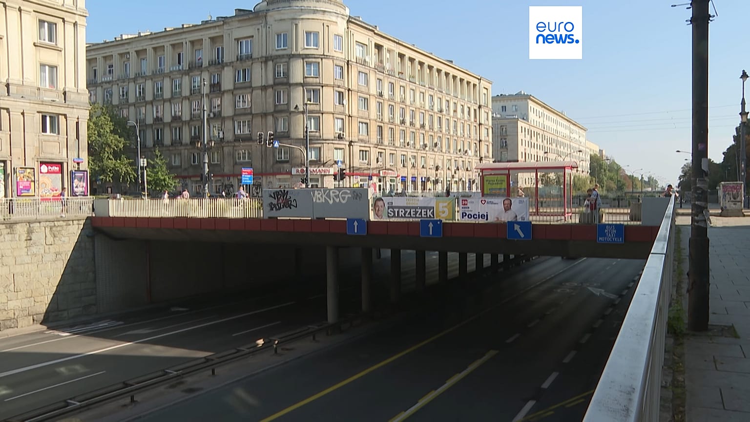Propaganda electoral en un puente en Polonia. 