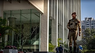 عنصر أمن مسلح في نيودلهي، الهند