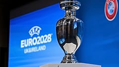 Az EB-trófea az UEFA székházában