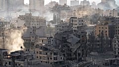 دمتر هائل في غزة جراء القصف الإسرائيلي 