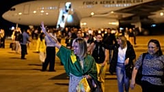 Самолет бразильских ВВС доставил в страну эвакуированных из Израиля граждан