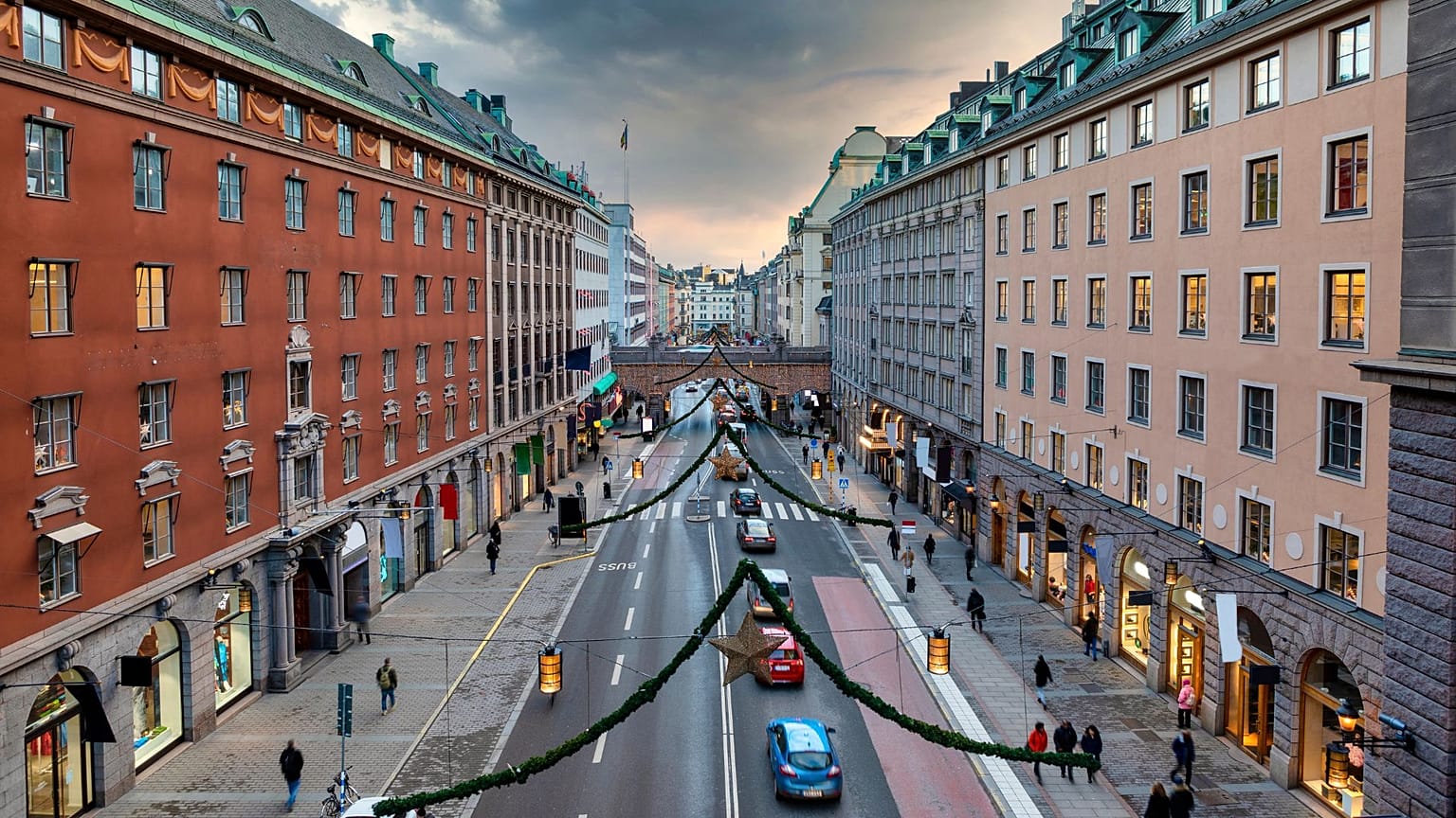 L'interdiction des voitures à essence et diesel s'appliquera à 20 pâtés de maisons du centre-ville de Stockholm, y compris les rues de Kungsgatan.