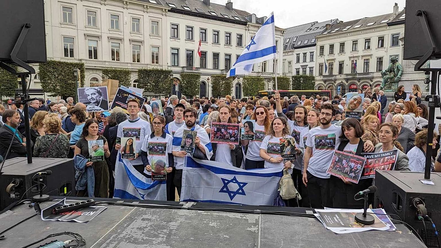 In Brüssel findet eine Kundgebung statt, bei der die Freilassung der israelischen Geiseln in Gaza gefordert wird