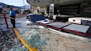 إعصار ليديا يتحول إلى عاصفة إستوائية