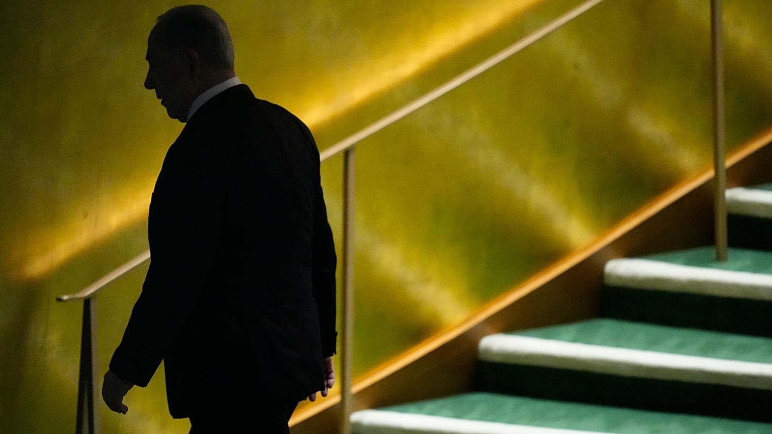Politikai felelősséggel is jár a védelmi kudarc