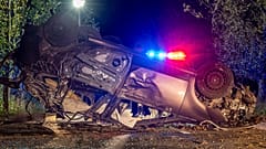 Der Renault überschlug sich und landete auf dem Dach am 12.10.23