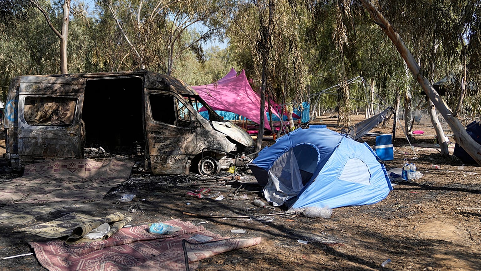 Überreste der Terrorattacke auf das Supernova-Festival in der Negev-Wüste am 12. Oktober 2023