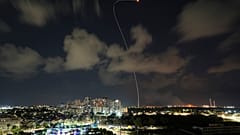 Iron Dome fängt Hamas-Raketen über Aschkalon ab.