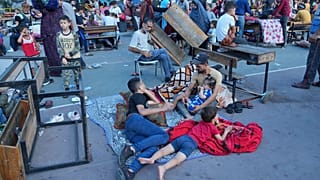 İsrail'in askeri operasyonu sebebiyle yüz binlerce Gazzeli kuzeydeki evlerini terk etti
