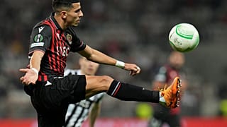  مدافع نادي نيس والمنتخب الجزائري يوسف عطال 