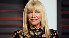 Actress Suzanne Somers arrives at the Vanity Fair Oscar Party in Beverly Hills, California February 28, 2016