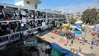 Вынужденные переселенцы разместились в школе ООН в Хан-Юнисе на юге сектора Газа, 16 октября 2023