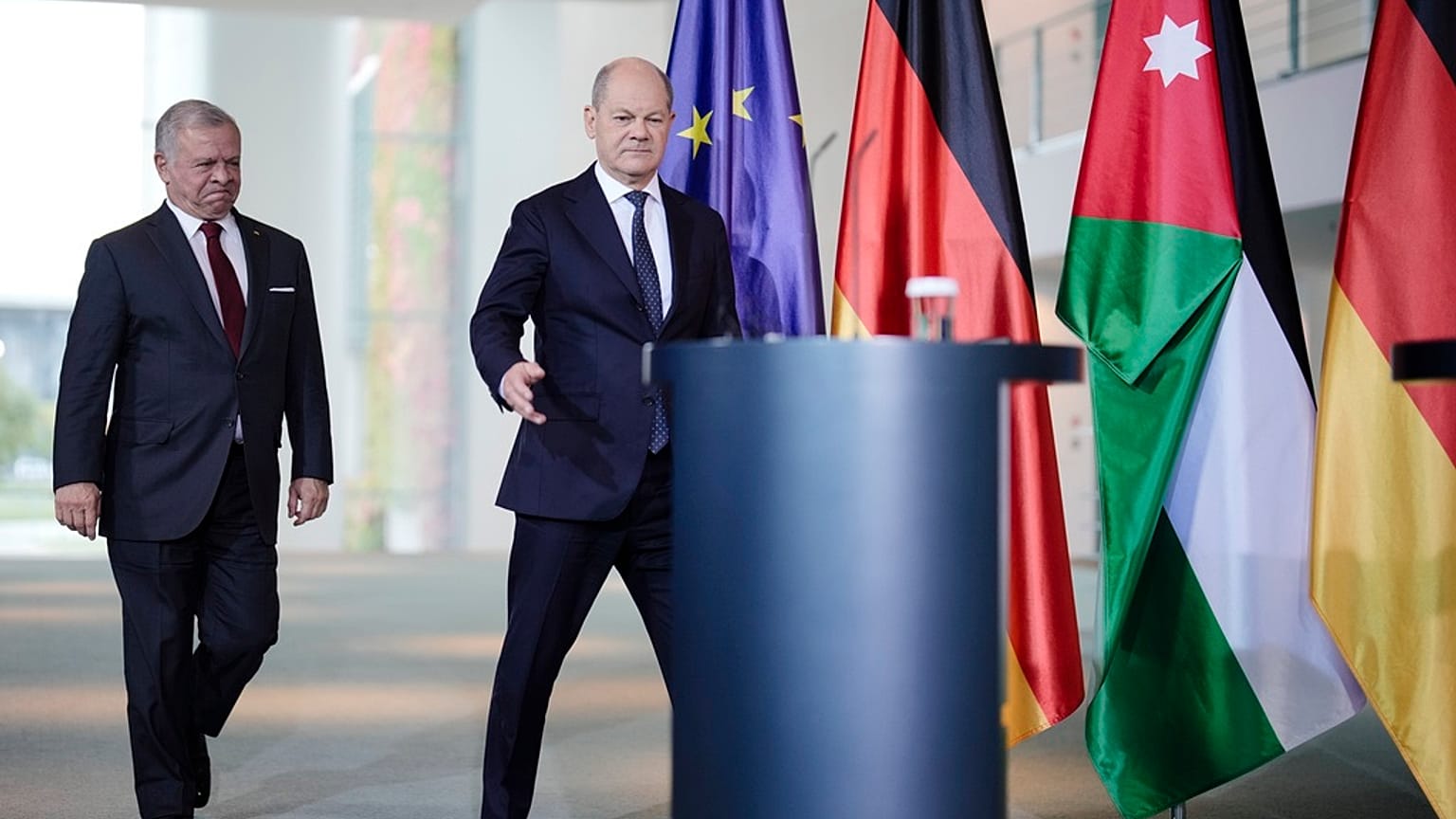 Le chancelier allemand Olaf Scholz et le roi de Jordanie Abdallah II.
