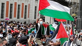Protestocular, İsrail'in Gazze'deki Filistinlilere yönelik saldırılarını Madrid'te protesto etti